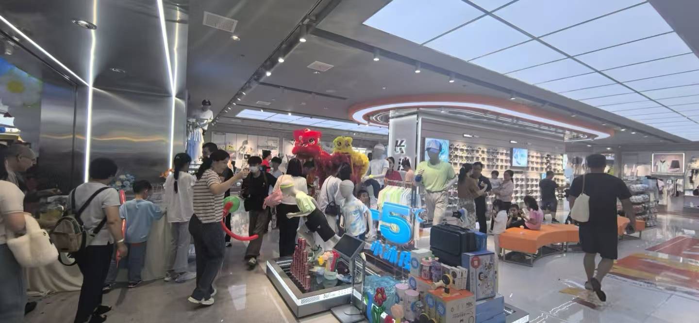 地｜拜年潮玩不停喜庆热闹到爆CQ9电子平台网站潮玩趣玩(图4)